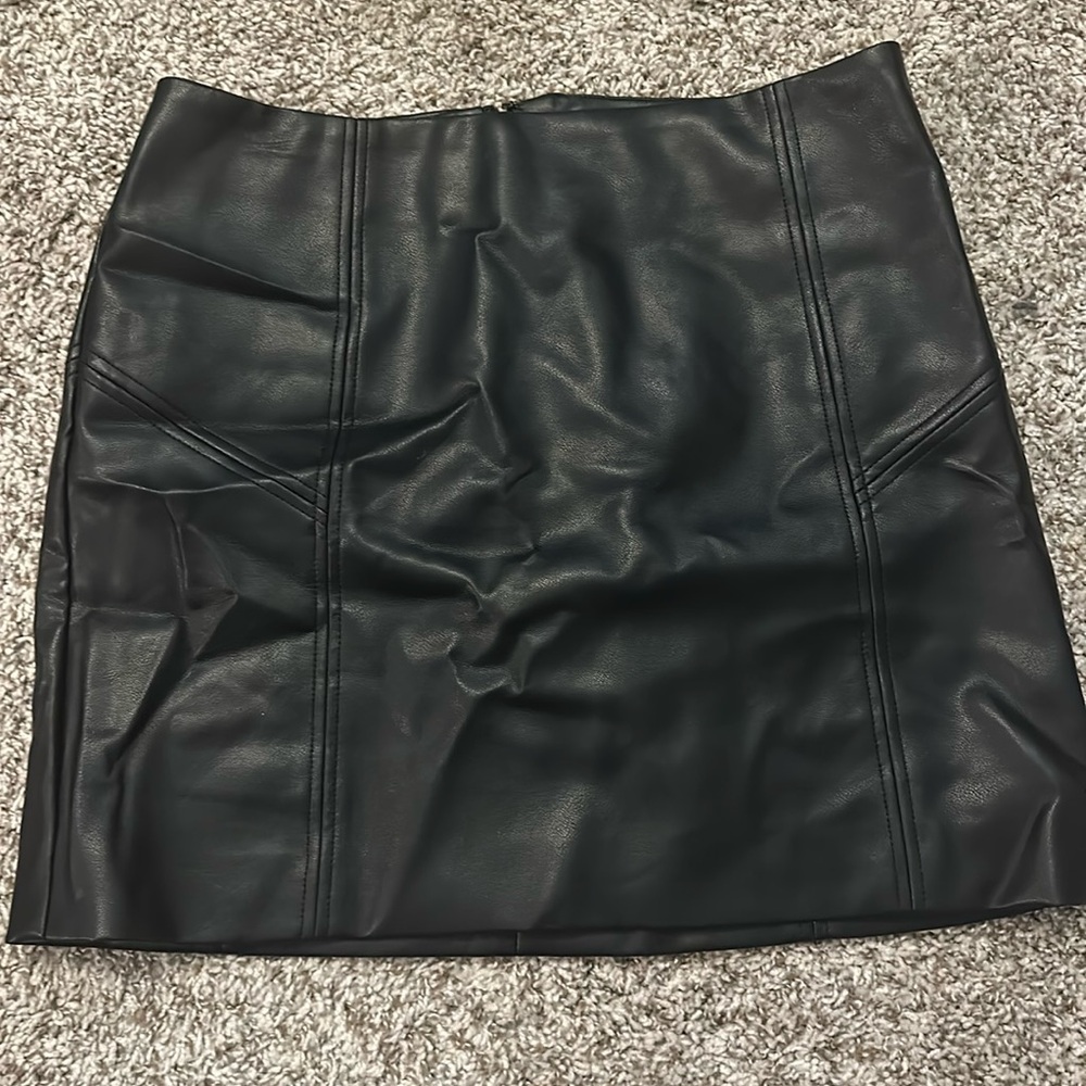 Black fake leather mini skirt